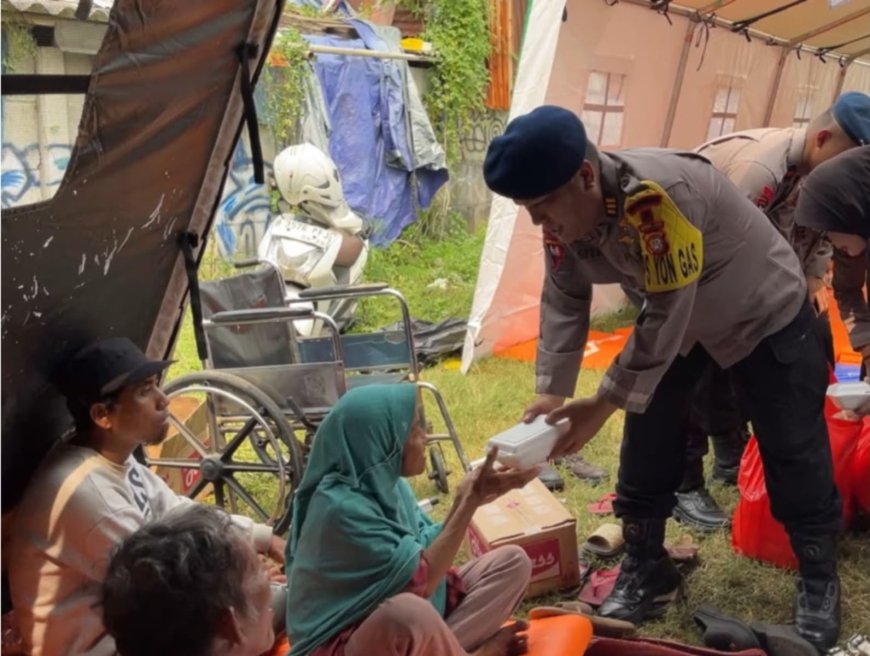 Makanan Siap Saji Disalurkan kepada Korban Kebakaran Pasar Jiung