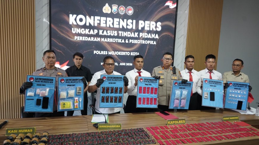 Polres Mojokerto Kota Ungkap Narkoba Temukan 330 Catride Vape Berisi Etomidate   